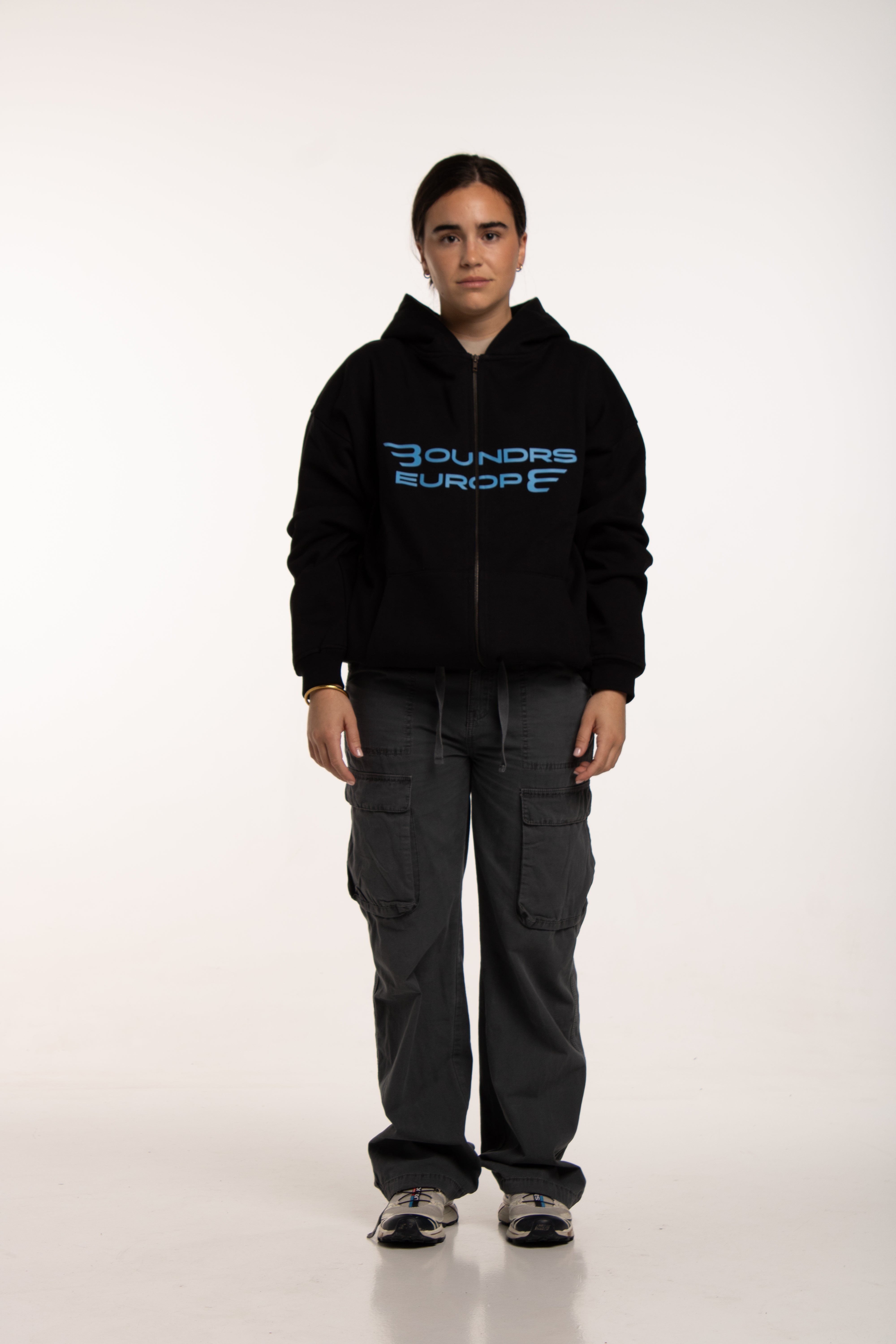 EUROPE ZIPPER BLACK